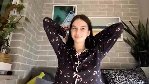 Snapshot of larainerothmiller chatting on March 20, 6:13 pm lara online show from March 20, 6:13 pm