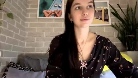 Snapshot of larainerothmiller chatting on March 22, 5:16 pm lara online show from March 22, 5:16 pm