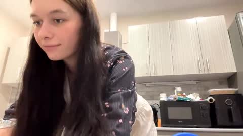 Snapshot of larainerothmiller chatting on April 3, 8:18 pm lara online show from April 3, 8:18 pm