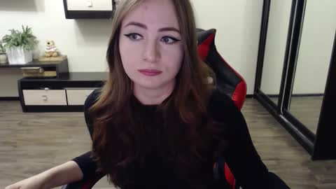 Laralianna online show from September 22, 11:45 am