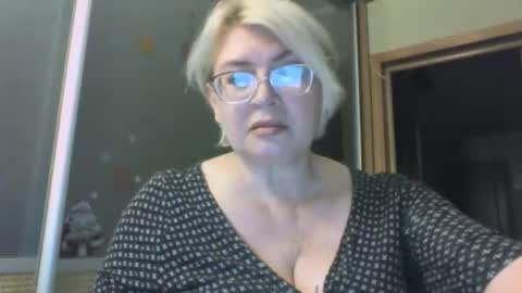 laramrs online show from September 25, 4:21 pm