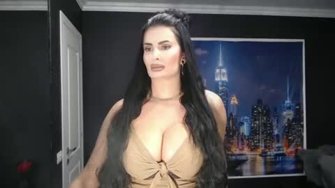 Snapshot of laras_moans chatting on June 25, 7:24 am laras_moans online show from June 25, 7:24 am