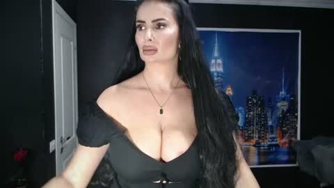 Snapshot of laras_moans chatting on June 28, 8:09 am laras_moans online show from June 28, 8:09 am
