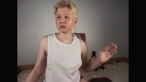 Lara online show from July 28, 5:23 pm