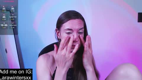 larawinters online show from November 1, 9:50 pm