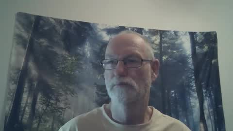 Snapshot of larbie chatting on December 13, 8:26 pm Larbie online show from December 13, 8:26 pm