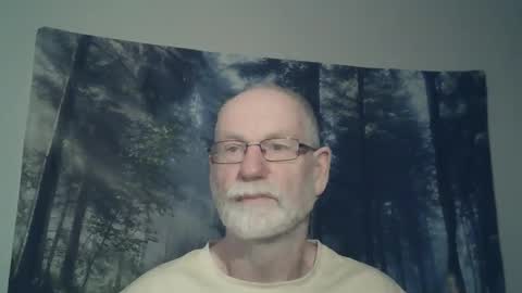 Snapshot of larbie chatting on December 14, 3:07 am Larbie online show from December 14, 3:07 am