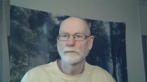 Snapshot of larbie chatting on December 15, 1:46 am Larbie online show from December 15, 1:46 am