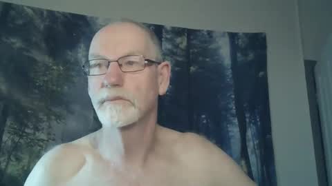 Snapshot of larbie chatting on December 21, 9:15 pm Larbie online show from December 21, 9:15 pm