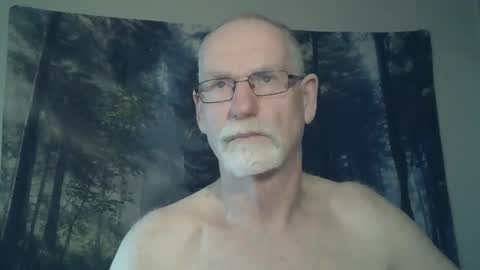 Snapshot of larbie chatting on December 22, 11:54 am Larbie online show from December 22, 11:54 am