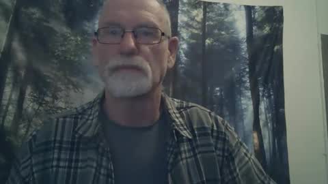 Snapshot of larbie chatting on December 24, 11:11 pm Larbie online show from December 24, 11:11 pm