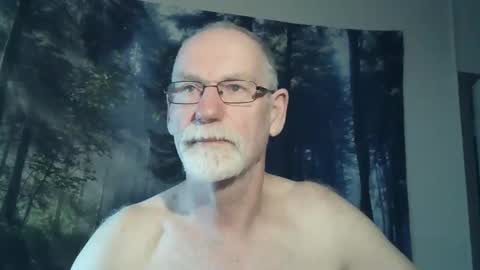 Snapshot of larbie chatting on December 27, 3:37 pm Larbie online show from December 27, 3:37 pm