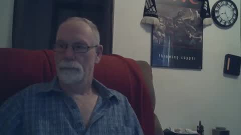 Snapshot of larbie chatting on January 1, 12:21 am Larbie online show from January 1, 12:21 am