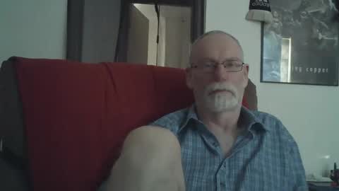 Snapshot of larbie chatting on January 1, 9:17 am Larbie online show from January 1, 9:17 am