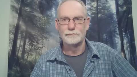 Snapshot of larbie chatting on January 17, 12:10 pm Larbie online show from January 17, 12:10 pm