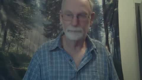 Snapshot of larbie chatting on January 19, 11:45 am Larbie online show from January 19, 11:45 am