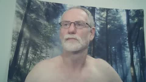 Snapshot of larbie chatting on February 11, 10:48 am Larbie online show from February 11, 10:48 am
