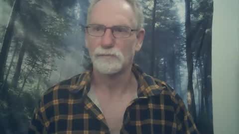 Snapshot of larbie chatting on February 19, 10:45 am Larbie online show from February 19, 10:45 am