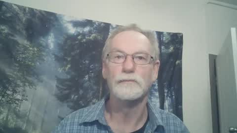 Snapshot of larbie chatting on February 22, 9:48 pm Larbie online show from February 22, 9:48 pm
