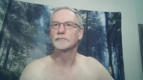 Snapshot of larbie chatting on March 1, 9:37 pm Larbie online show from March 1, 9:37 pm