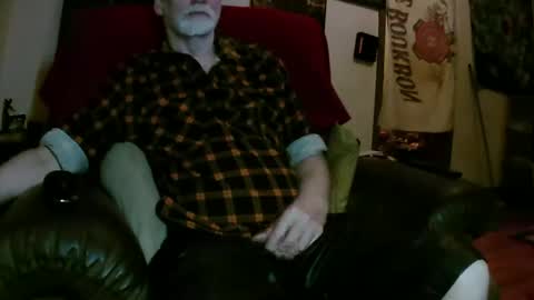 Larbie online show from October 25, 9:20 pm