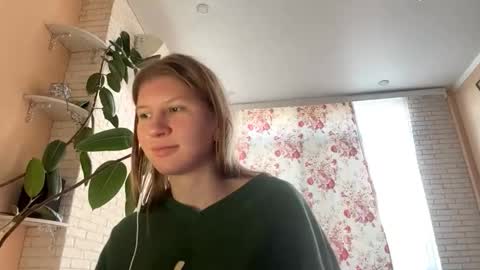 Snapshot of larhondaalsobrook chatting on October 20, 1:11 pm Eva online show from October 20, 1:11 pm
