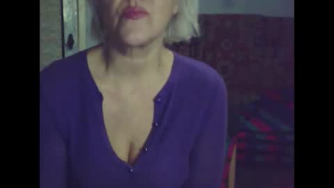 larisaq4ugo24 online show from January 7, 6:35 pm