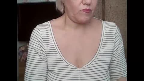 Snapshot of larisaq4ugo24 chatting on September 24, 6:17 am larisaq4ugo24 online show from September 24, 6:17 am