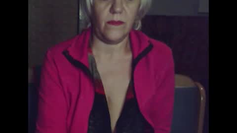 Snapshot of larisaq4ugo24 chatting on October 11, 7:45 pm larisaq4ugo24 online show from October 11, 7:45 pm