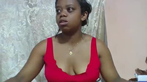larissa645771 online show from May 17, 2:35 pm