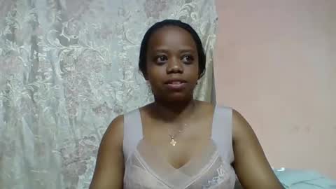 larissa645771 online show from May 18, 4:13 pm