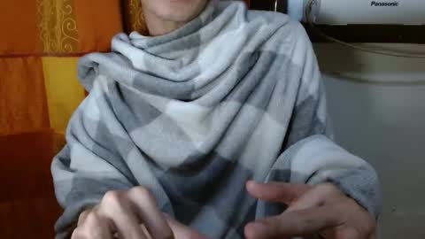 Snapshot of larochefoucauld chatting on April 22, 1:41 am Francois online show from April 22, 1:41 am