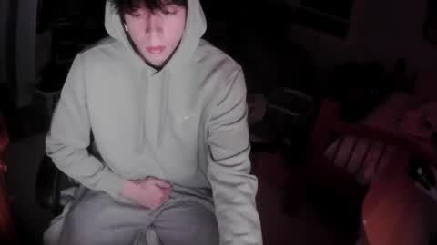 larrymcberran2 online show from November 16, 7:03 am