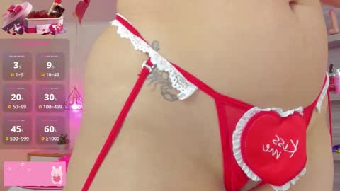 Snapshot of larsonmia chatting on February 14, 12:46 pm MIA online show from February 14, 12:46 pm