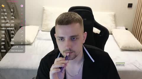 Lars online show from April 5, 8:39 pm