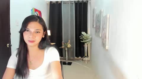 Snapshot of lartvier69xxx chatting on January 7, 8:28 am larth online show from January 7, 8:28 am