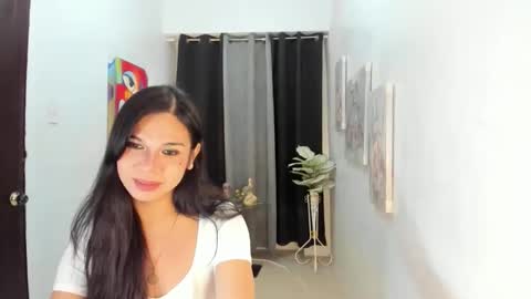 Snapshot of lartvier69xxx chatting on January 8, 8:16 am larth online show from January 8, 8:16 am