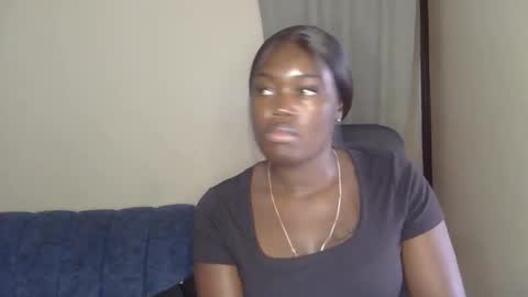 Snapshot of larvy12 chatting on February 3, 11:26 am larvy12 online show from February 3, 11:26 am