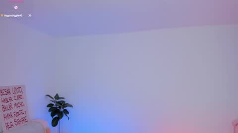 Snapshot of lary_holly chatting on March 12, 3:23 am Lary online show from March 12, 3:23 am