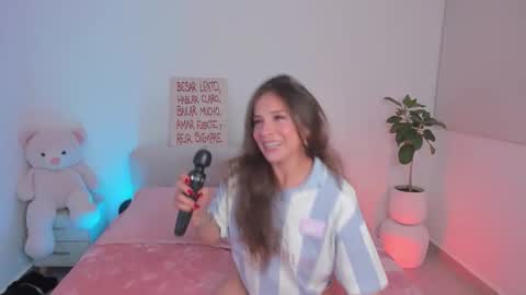 Snapshot of lary_holly chatting on March 22, 4:27 am Lary online show from March 22, 4:27 am