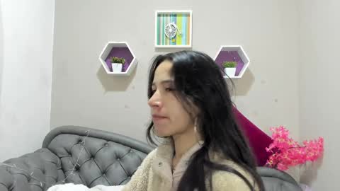 Tania  online show from May 11, 12:33 pm