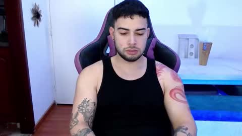 Snapshot of latam_ chatting on November 30, 11:31 pm YOUR BABY online show from November 30, 11:31 pm