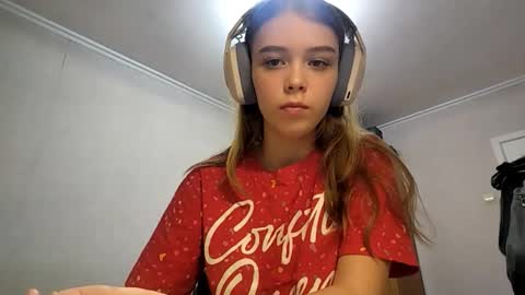 Linet online show from March 27, 10:15 am