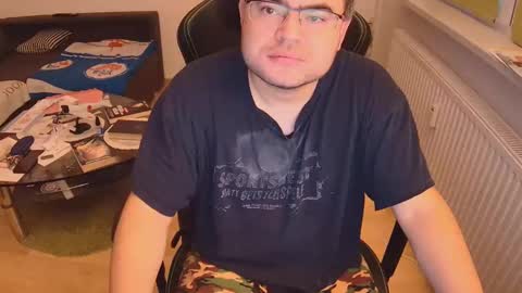 latexboy893 online show from September 14, 5:45 pm