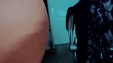 Snapshot of latexchris77 chatting on December 5, 11:05 am latexchris77 online show from December 5, 11:05 am