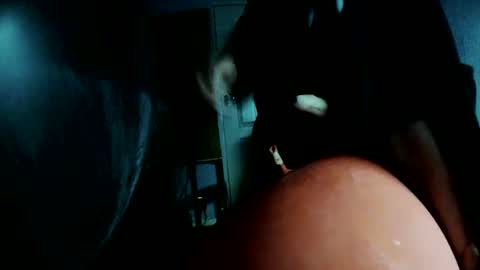 Snapshot of latexchris77 chatting on December 23, 10:33 pm latexchris77 online show from December 23, 10:33 pm