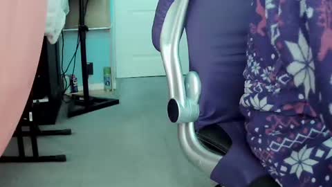 Snapshot of latexchris77 chatting on January 30, 9:47 am latexchris77 online show from January 30, 9:47 am