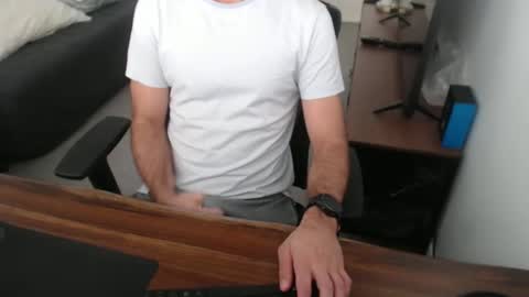 latexdave84 online show from January 16, 3:43 am