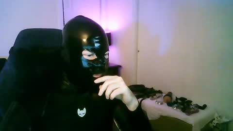 latexminheadroom online show from October 5, 11:57 pm