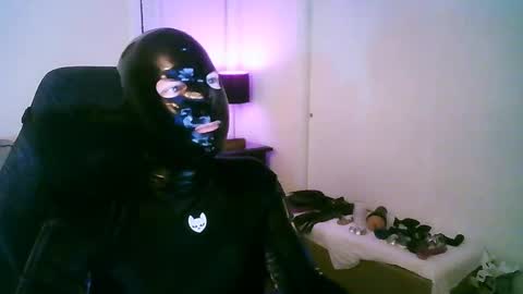 latexminheadroom online show from October 16, 2:56 am